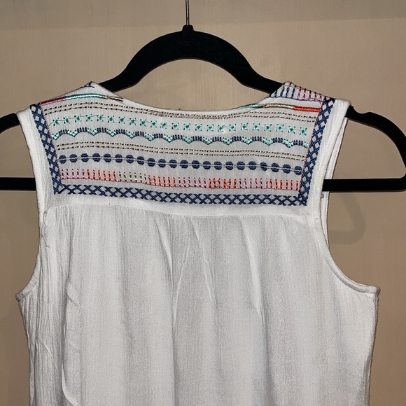 Solitaire white sleeveless with lace up neck & emodress size XS - Picture 11 of 12